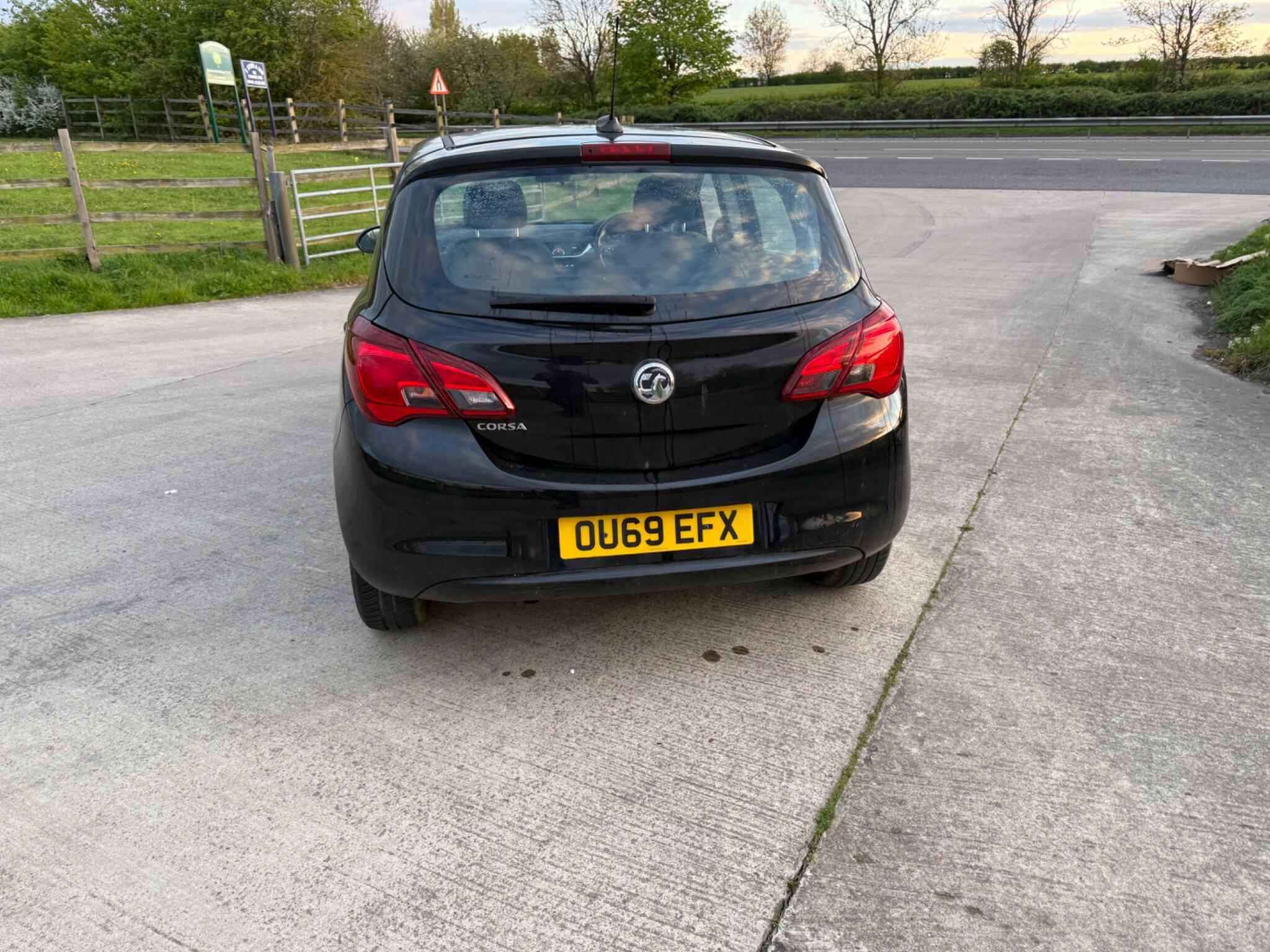 Vauxhall Corsa 1.4i Design Euro 6 (s/s) 5dr — photo 77 of 104